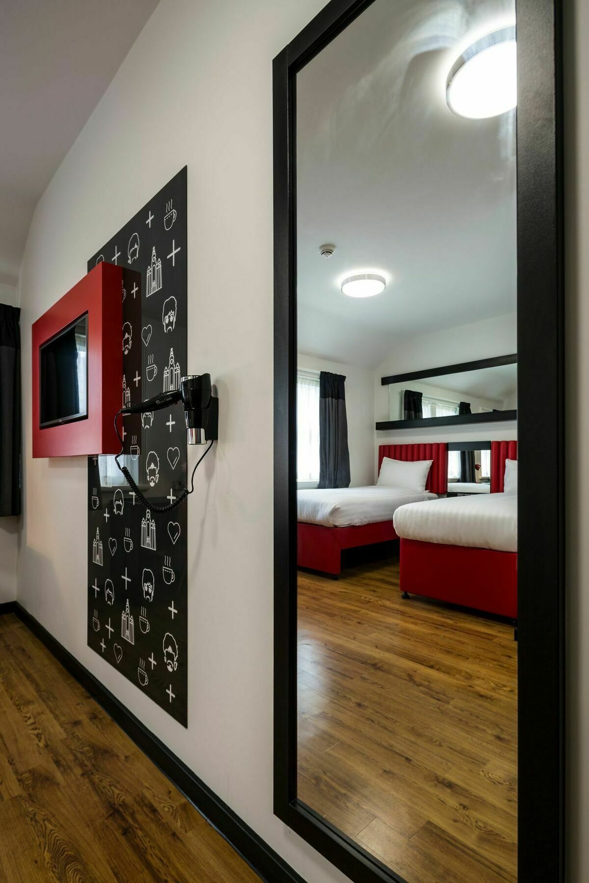 Tune Hotel Liverpool Ngoại thất bức ảnh