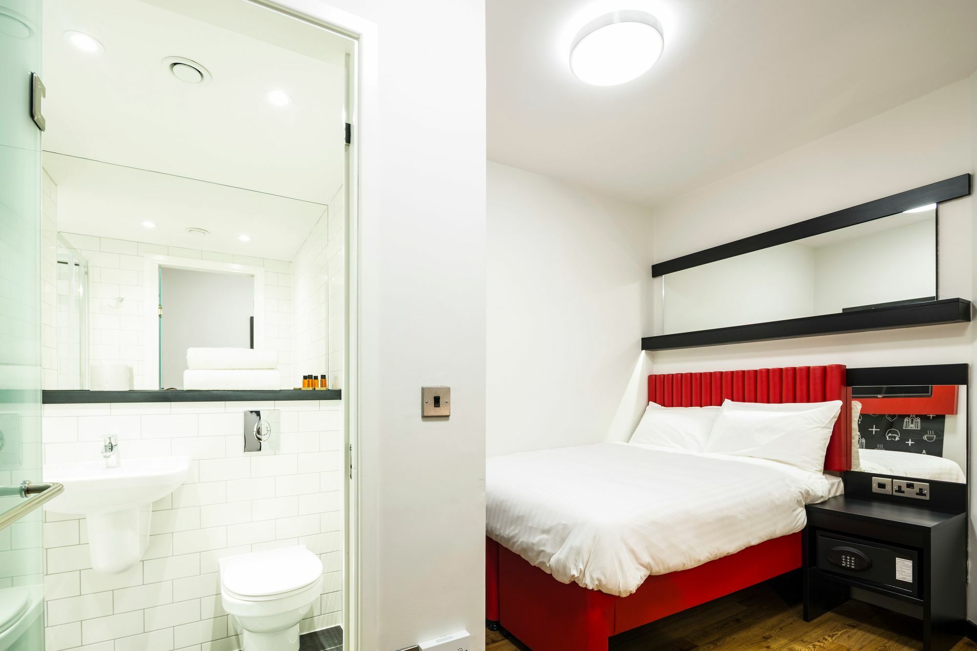 Tune Hotel Liverpool Ngoại thất bức ảnh